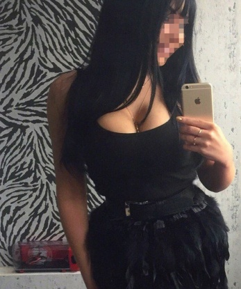 Если ты ищешь неповторимые эмоции и желаешь скрытую страсть, то я именно та, кто сделает твои самые сокровенные фантазии реальностью. Мои услуги включают классический секс, оральный секс, стриптиз, массаж и так многое другое. Посмотри мои фото – они говорят больше тысячи слов. У меня множество положительных отзывов, подтверждающих мою профессиональность и умение доставить удовольствие. Живу в Москве и готова встретиться с тобой в уютной атмосфере. Жду твоего звонка или сообщения, чтобы начать наше незабываемое приключение. 🌟🔥 4237, 24 года